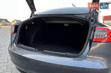Седан Tesla Model 3 2021 в 