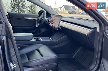 Седан Tesla Model 3 2021 в 