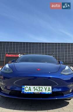 Седан Tesla Model 3 2023 в Луцке