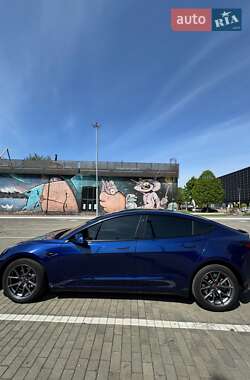 Седан Tesla Model 3 2023 в Луцке