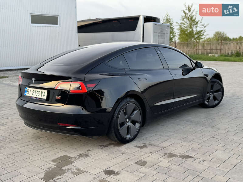 Седан Tesla Model 3 2021 в Калуше