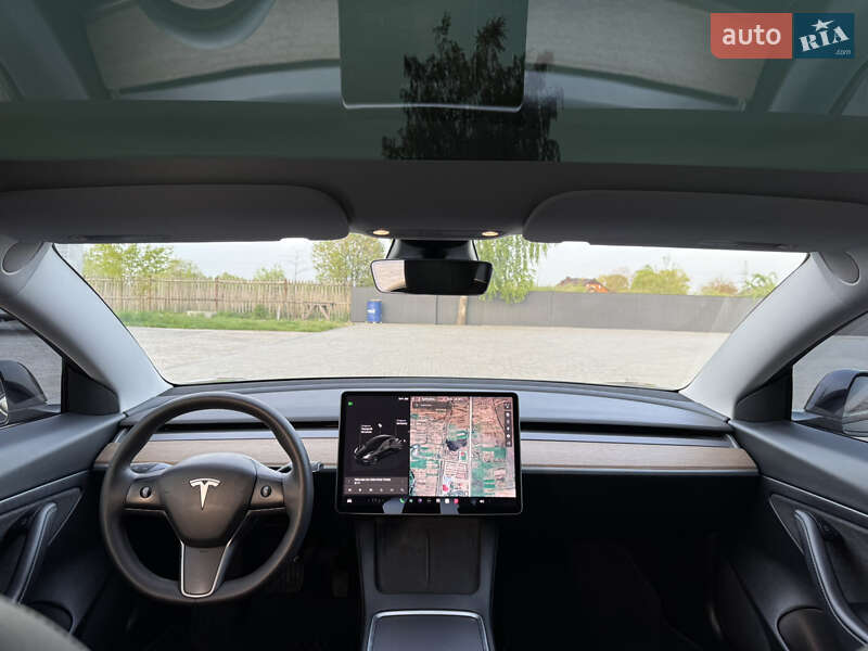 Седан Tesla Model 3 2021 в Калуше