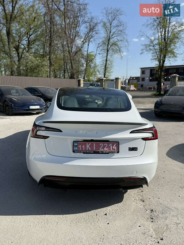 Седан Tesla Model 3 2024 в Виннице