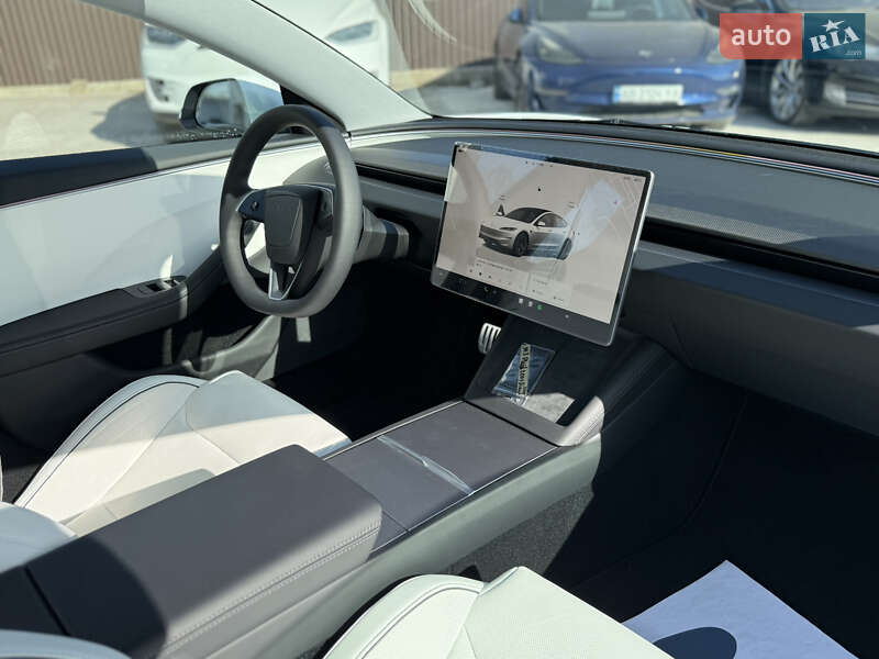Седан Tesla Model 3 2024 в Виннице