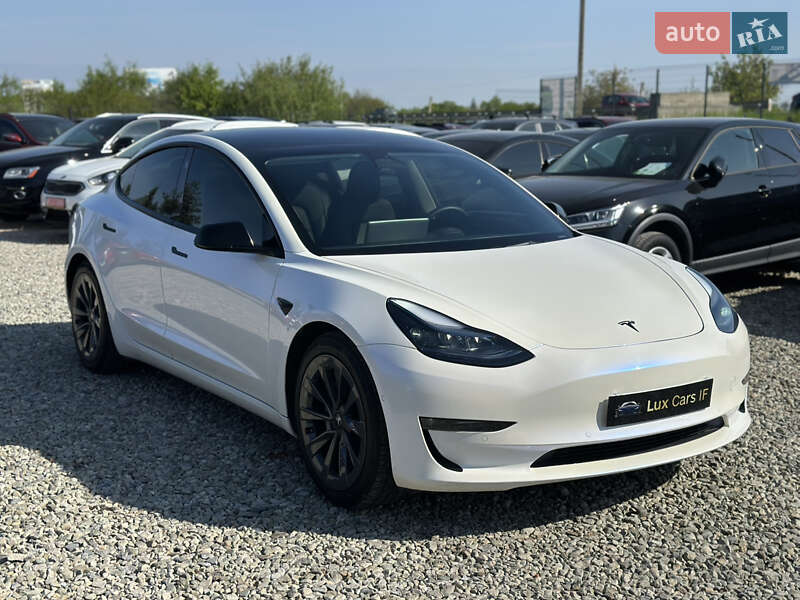 Tesla Model 3 2022