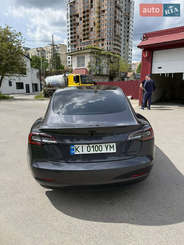 Седан Tesla Model 3 2022 в Вишгороді