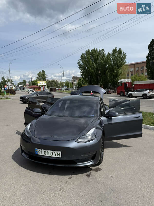 Седан Tesla Model 3 2022 в Вишгороді