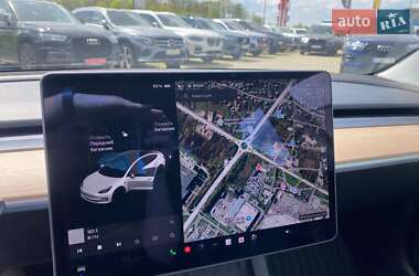 Седан Tesla Model 3 2021 в 