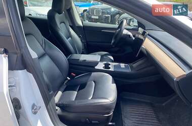 Седан Tesla Model 3 2021 в 