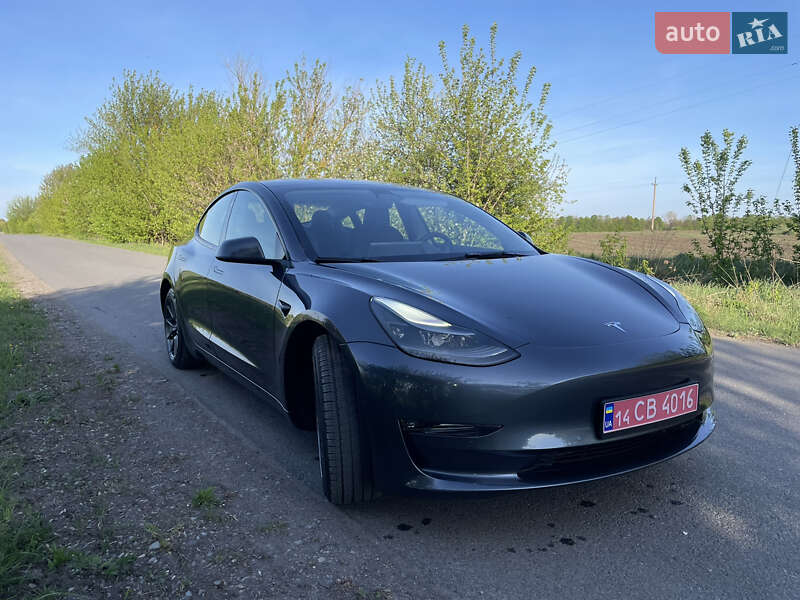 Седан Tesla Model 3 2022 в Тернополі