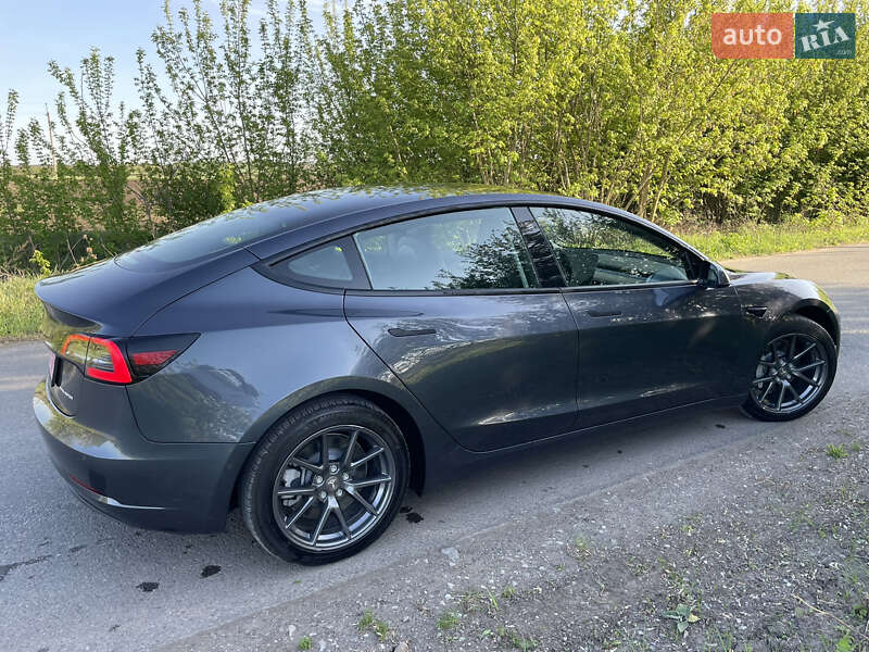 Седан Tesla Model 3 2022 в Тернополі