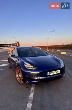 Седан Tesla Model 3 2020 в Львові