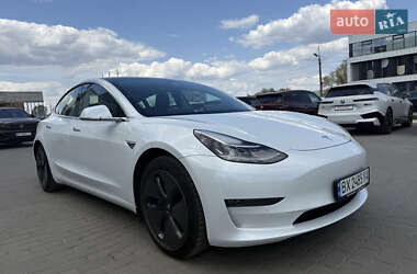 Седан Tesla Model 3 2020 в 