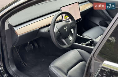 Седан Tesla Model 3 2019 в 