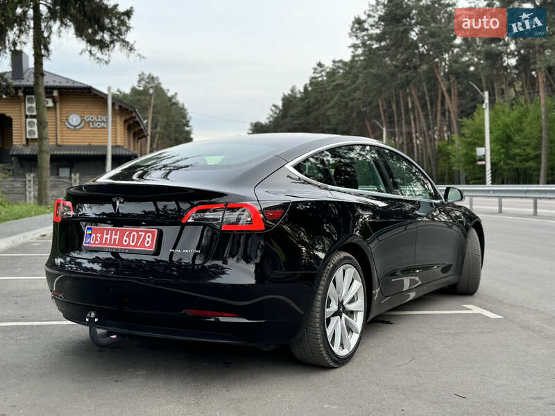 Седан Tesla Model 3 2019 в Дубно