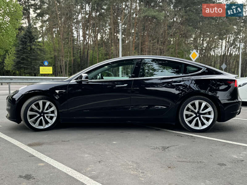 Седан Tesla Model 3 2019 в Дубно