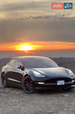 Седан Tesla Model 3 2019 в Снятині