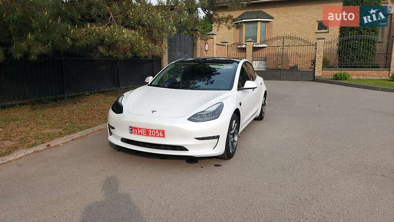 Седан Tesla Model 3 2022 в Луцке
