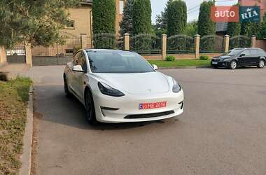 Седан Tesla Model 3 2022 в 