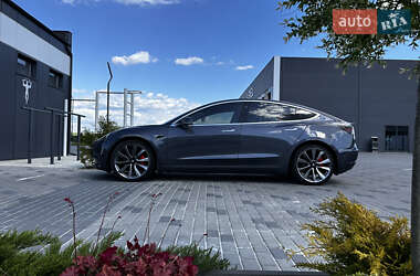 Седан Tesla Model 3 2020 в 
