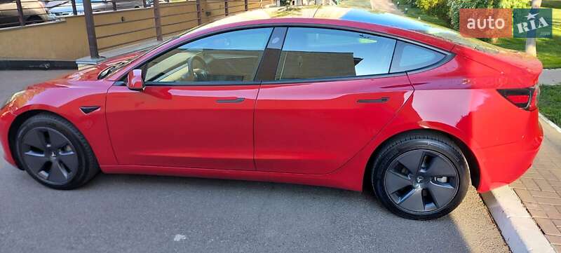 Седан Tesla Model 3 2022 в Киеве