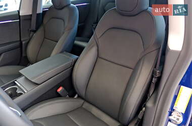 Седан Tesla Model 3 2025 в 