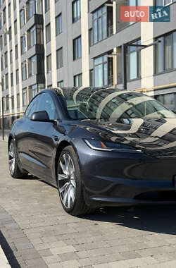 Седан Tesla Model 3 2024 в Луцьку