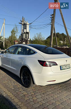 Седан Tesla Model 3 2020 в Львове