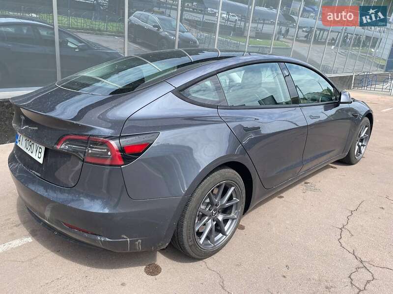 Седан Tesla Model 3 2023 в Києві