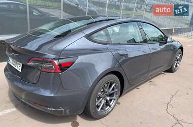 Седан Tesla Model 3 2023 в 