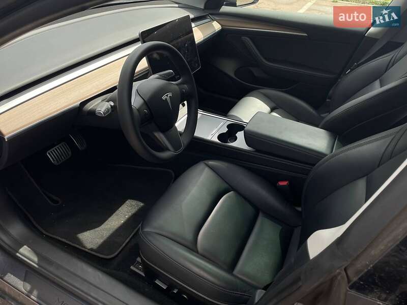Седан Tesla Model 3 2023 в Києві