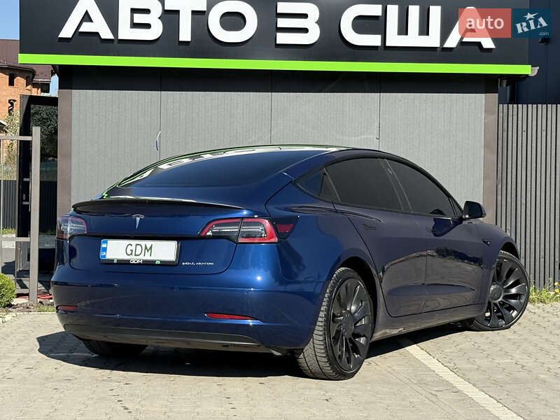 Седан Tesla Model 3 2022 в Львове