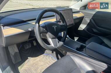 Седан Tesla Model 3 2019 в 