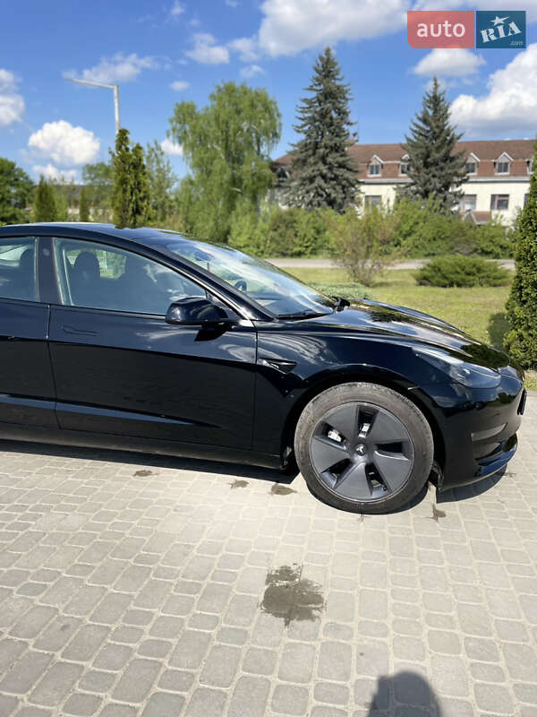 Седан Tesla Model 3 2022 в Самборі