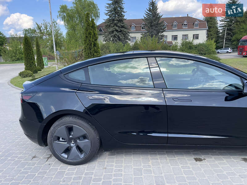Седан Tesla Model 3 2022 в Самборі