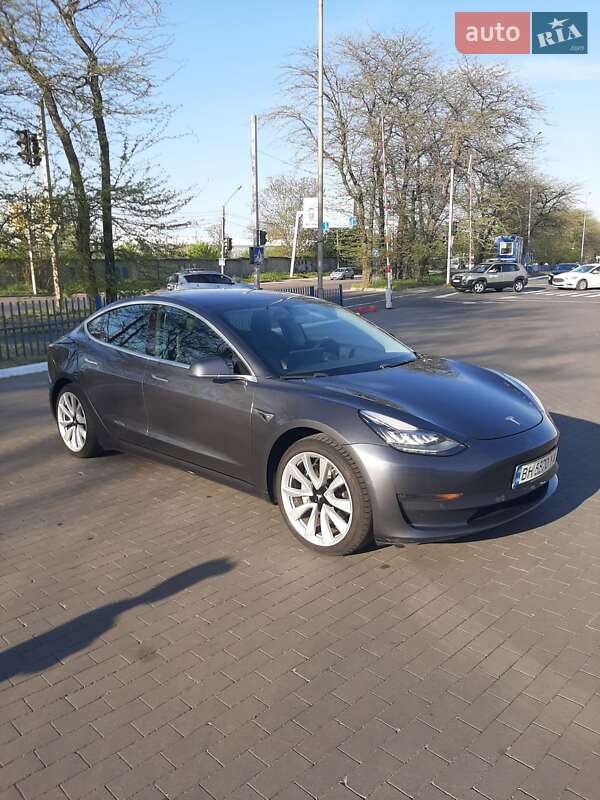 Седан Tesla Model 3 2018 в 