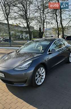 Седан Tesla Model 3 2018 в 