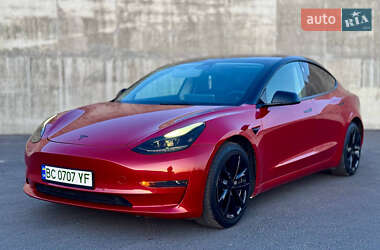 Седан Tesla Model 3 2022 в Львове