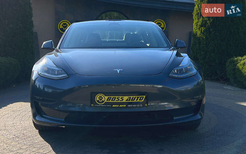 Седан Tesla Model 3 2022 в Львове