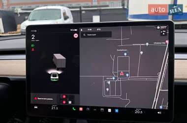Седан Tesla Model 3 2021 в 