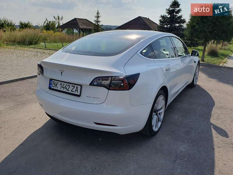 Седан Tesla Model 3 2020 в Рівному фото 37 Седан Tesla Model 3 2020 в Рівному