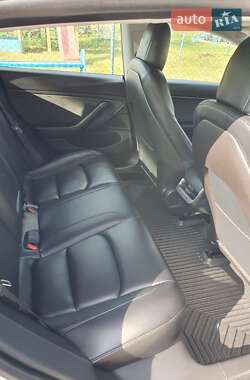Седан Tesla Model 3 2020 в 