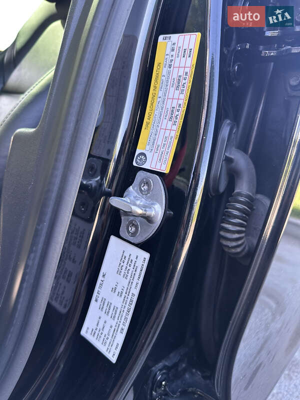 Седан Tesla Model 3 2019 в Виннице