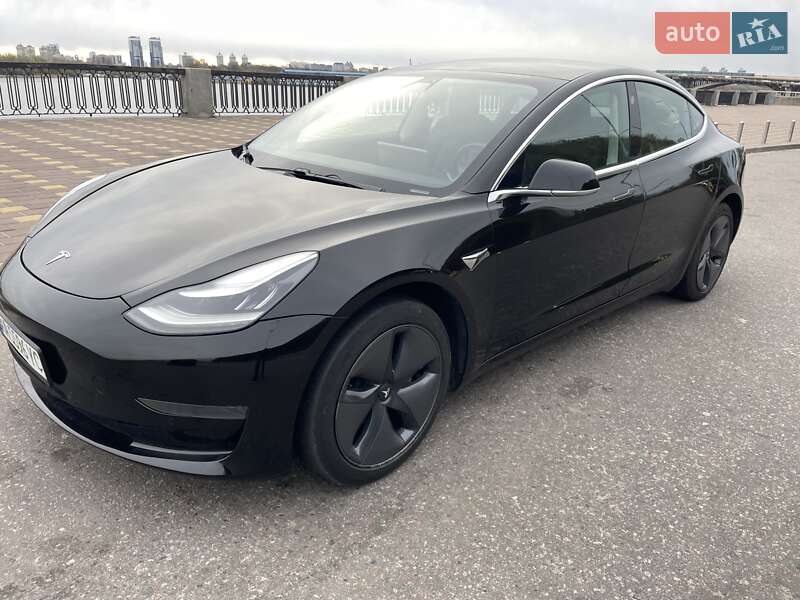 Tesla Model 3 2019