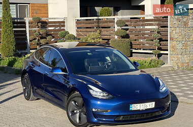Седан Tesla Model 3 2019 в Львові