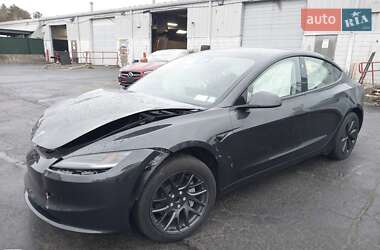 Седан Tesla Model 3 2024 в Сарнах