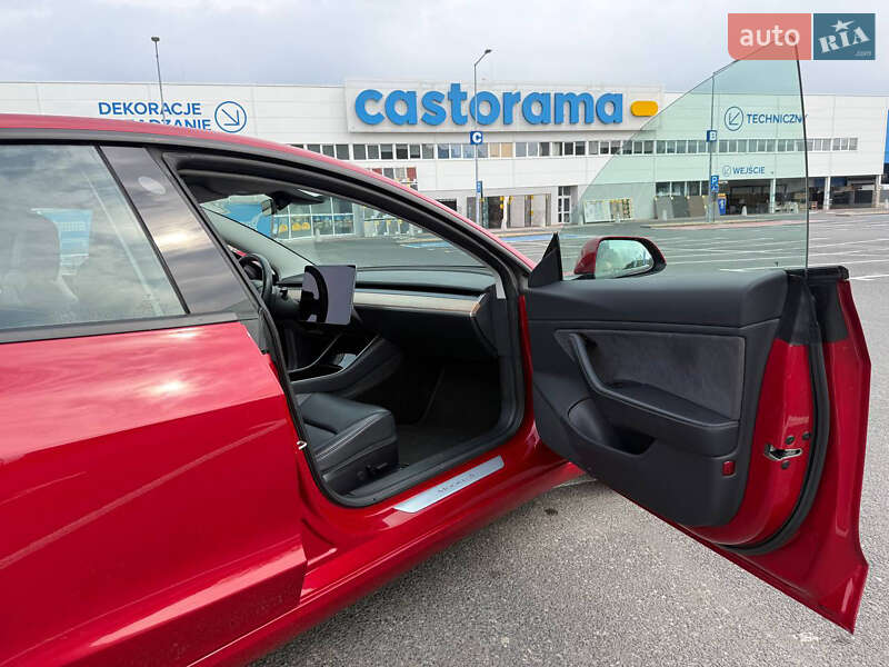 Седан Tesla Model 3 2019 в Одесі