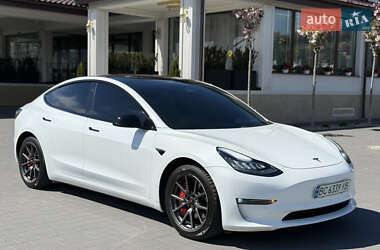 Седан Tesla Model 3 2019 в Львові