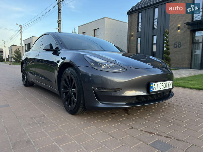 Седан Tesla Model 3 2022 в 