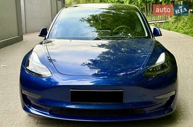 Седан Tesla Model 3 2022 в Львове